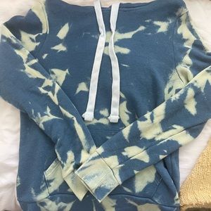 Soft “iamkoko.la” sweatshirt. Acid wash.